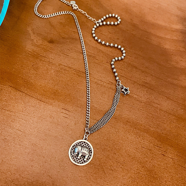 Ženska ogrlica srebrne boje - dva modela