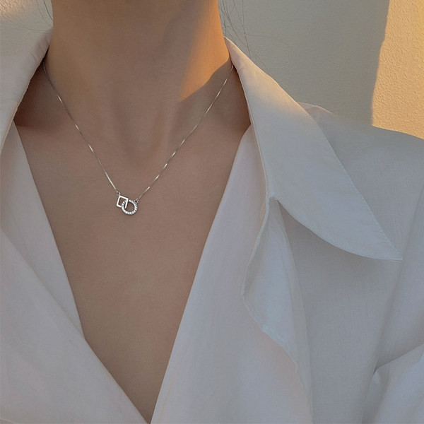 Νέο μοντέλο λεπτή γυναικεία αλυσίδα με μενταγιόν - ασημί χρώμα