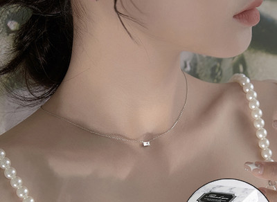 Γυναικείο κομψό κολιέ