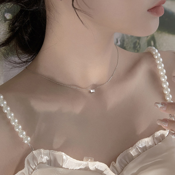 Γυναικείο κομψό κολιέ