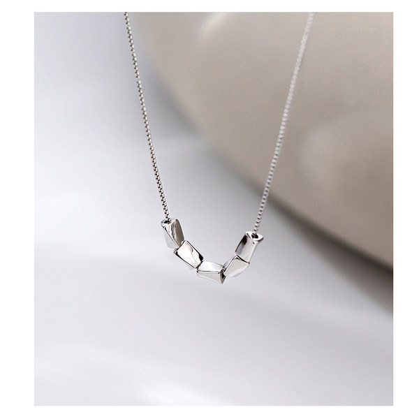 Νέο μοντέλο μοντέρνα αλυσίδα για γυναίκες