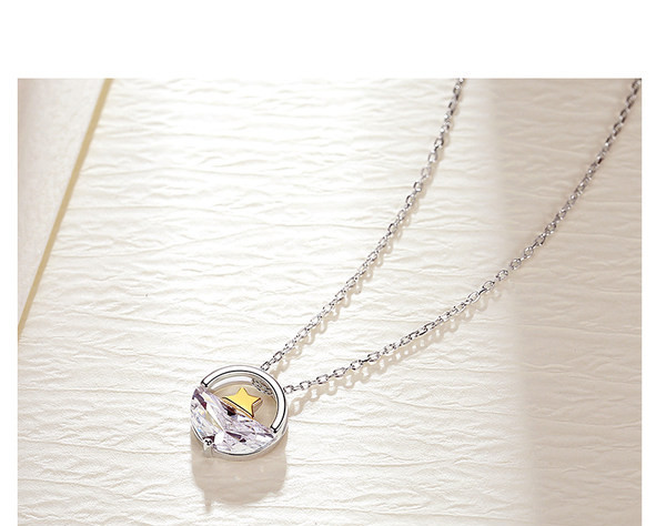 Elegantna ženska ogrlica s privjeskom