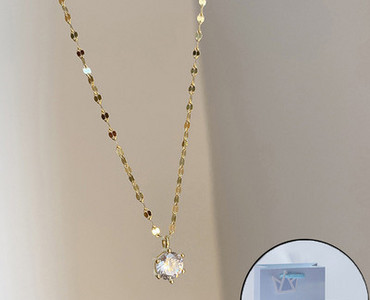 Moteriškas kaklo papuošalas su akmenukais ir pakabuku