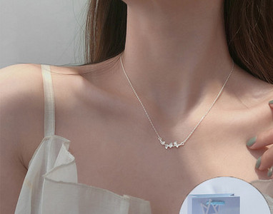 Γυναικείο ντελικάτο κολιέ με διακοσμητικές πέτρες