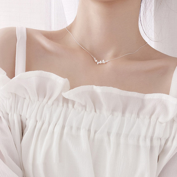 Γυναικείο ντελικάτο κολιέ με διακοσμητικές πέτρες