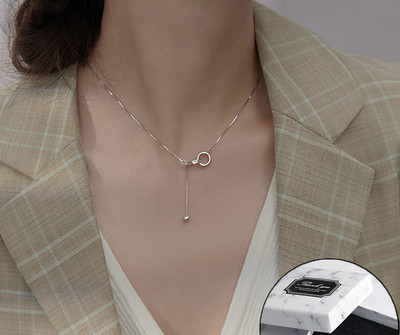 Μοντέρνα γυναικεία αλυσίδα σε ασημί και χρυσό χρώμα