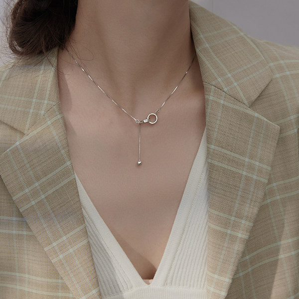 Μοντέρνα γυναικεία αλυσίδα σε ασημί και χρυσό χρώμα