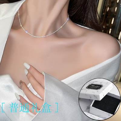 Γυναικείο κολιέ σε ασημί χρώμα - δύο μοντέλα