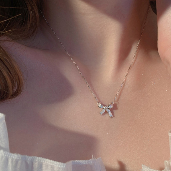 Γυναικείο ντελικάτο κολιέ με κορδέλα και διακοσμητικές πέτρες