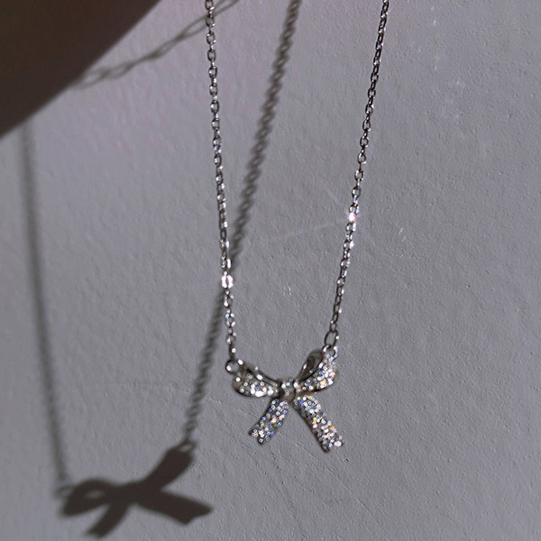 Γυναικείο ντελικάτο κολιέ με κορδέλα και διακοσμητικές πέτρες