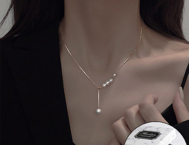 Τοπικό κολιέ με μενταγιόν και πέρλες