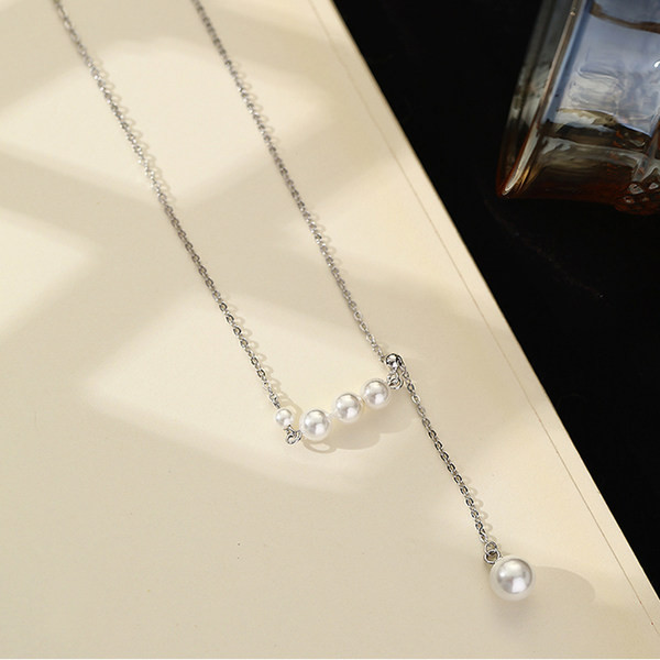 Τοπικό κολιέ με μενταγιόν και πέρλες