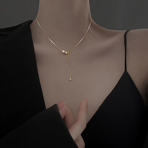 Μοντέρνο γυναικείο κολιέ με πέτρα