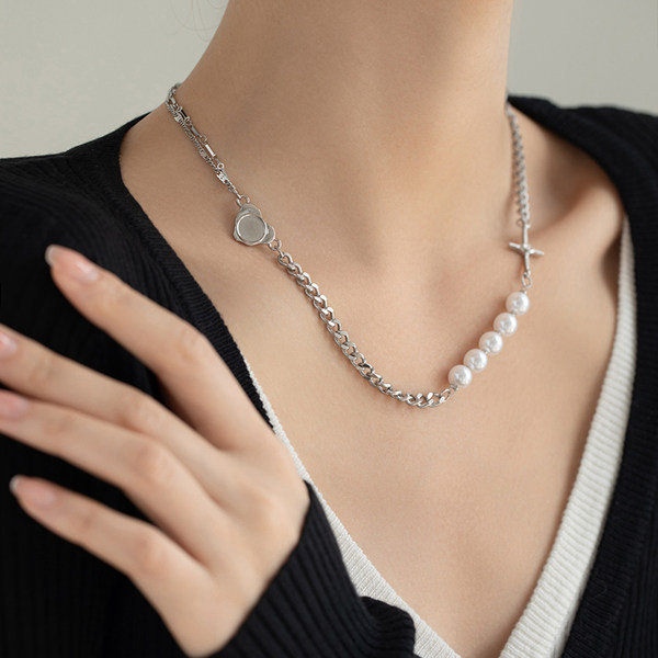 Novi model ženske ogrlice sa biserima