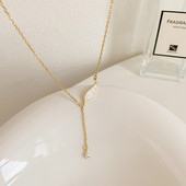 Γυναικείο κολιέ σε χρυσό χρώμα με διακοσμητική πέτρα