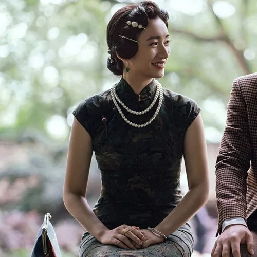 Διπλό γυναικείο κολιέ με πέρλες