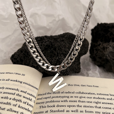 Αλυσίδα δύο σειρών σε ασημί χρώμα με γράμμα