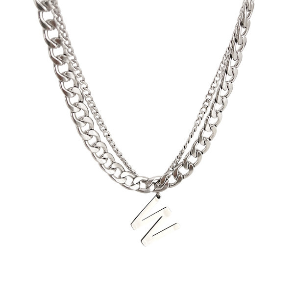 Αλυσίδα δύο σειρών σε ασημί χρώμα με γράμμα