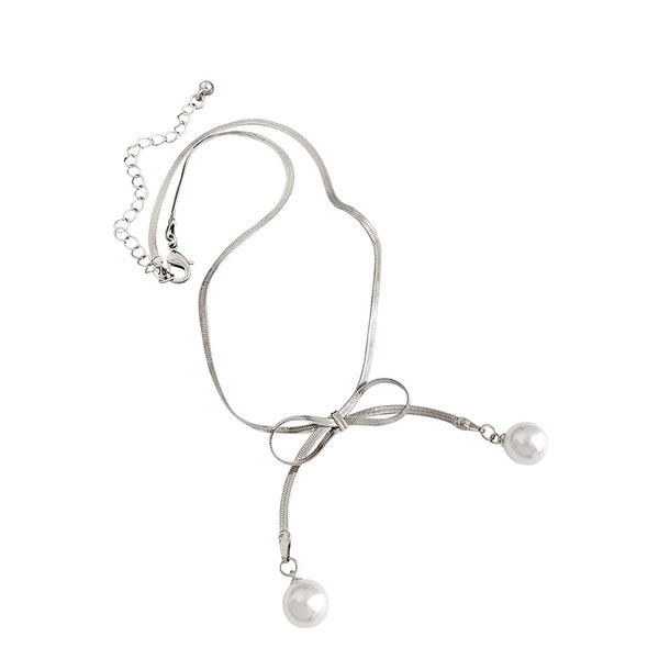 Γυναικείο κολιέ με πέρλες και κορδέλα