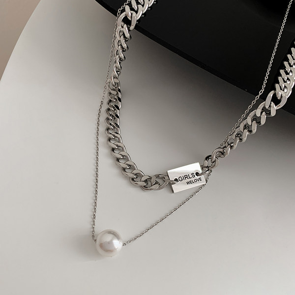 Διπλό  κολιέ με πέρλες και με επιγραφή