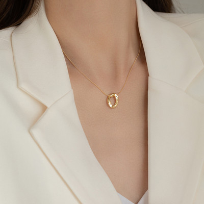 Γυναικεία λεπτή αλυσίδα με μενταγιόν