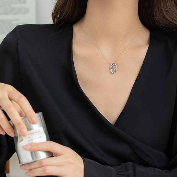 Γυναικεία λεπτή αλυσίδα με μενταγιόν