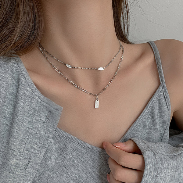 Γυναικείο κολιέ σε ασημί χρώμα