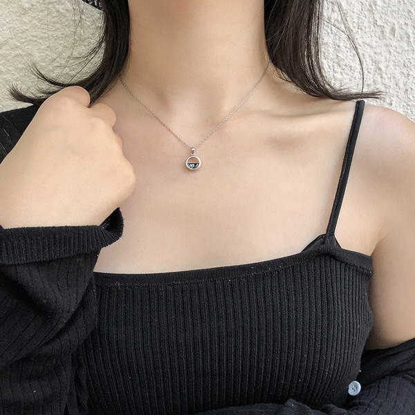 Γυναικεία αλυσίδα με μενταγιόν - ασημί χρώμα