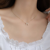 Λεπτό κολιέ με κορδέλα και διακοσμητικές πέτρες για γυναίκες