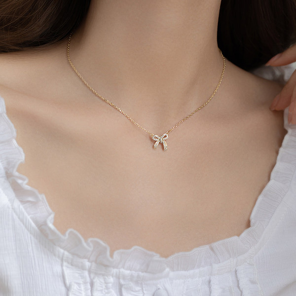 Λεπτό κολιέ με κορδέλα και διακοσμητικές πέτρες για γυναίκες