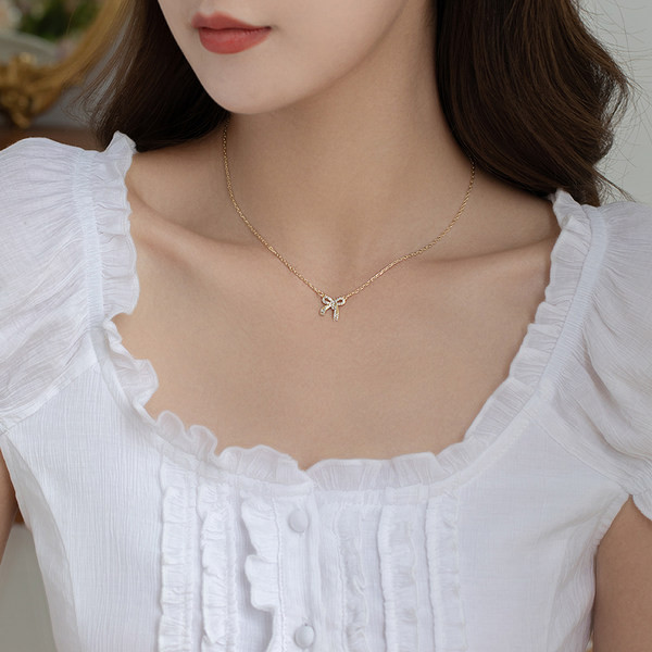 Λεπτό κολιέ με κορδέλα και διακοσμητικές πέτρες για γυναίκες