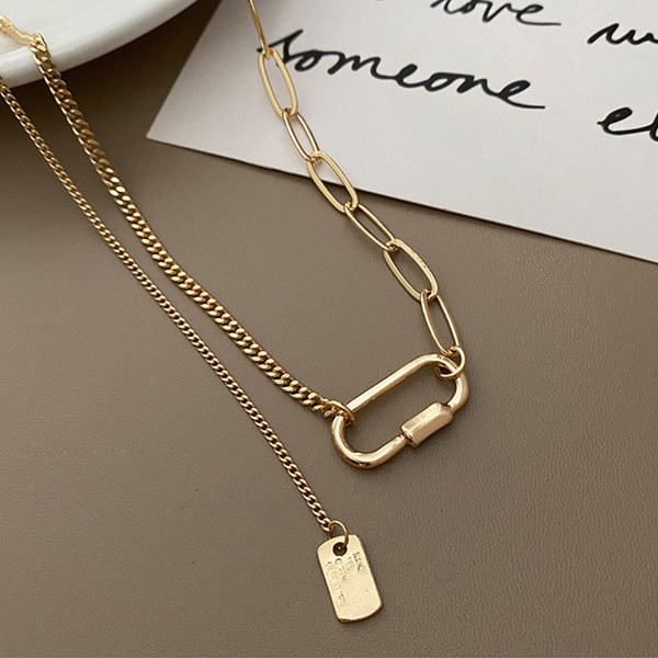 Μοντέρνο γυναικείο κολιέ σε χρυσό χρώμα