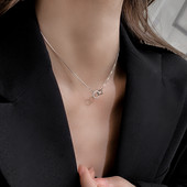 Γυναικείο κολιέ με στρογγυλό μενταγιόν