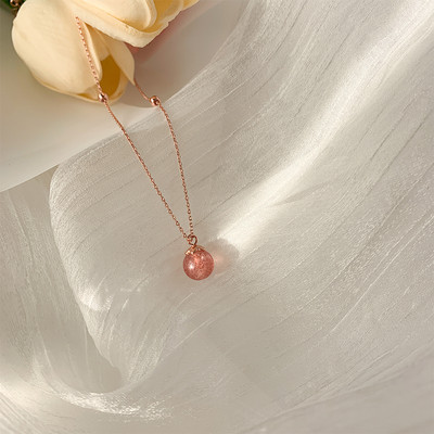 Γυναικείο κολιέ σε χρυσό χρώμα με μενταγιόν