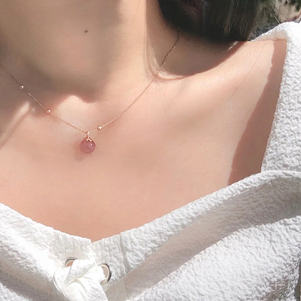 Γυναικείο κολιέ σε χρυσό χρώμα με μενταγιόν