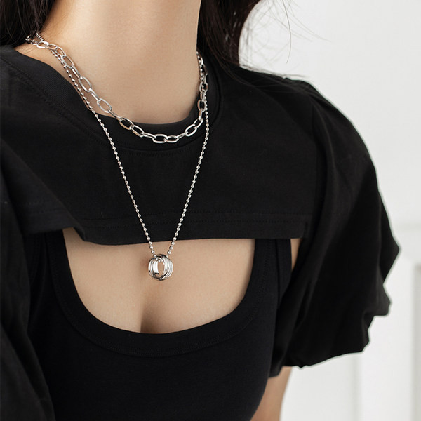 Γυναικείο κολιέ  σε ασημί χρώμα