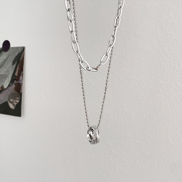 Γυναικείο κολιέ  σε ασημί χρώμα