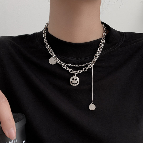 Kaherealine ripatsidega kett