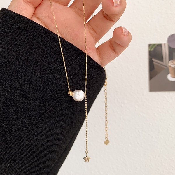 Μοντέρνο γυναικείο λεπτό κολιέ με πέρλα