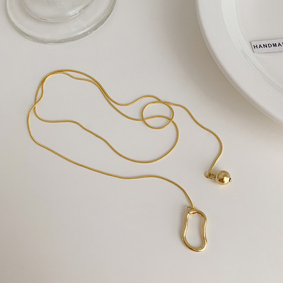 Μοντέρνο γυναικείο κολιέ με μενταγιόν