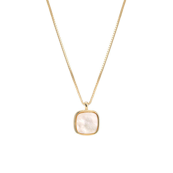 Nježna ženska ogrlica s privjeskom