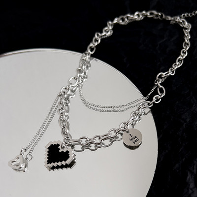 Κομψό γυναικείο κολιέ με μενταγιόν καρδιά