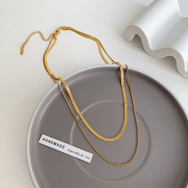 Διπλό γυναικείο κολιέ