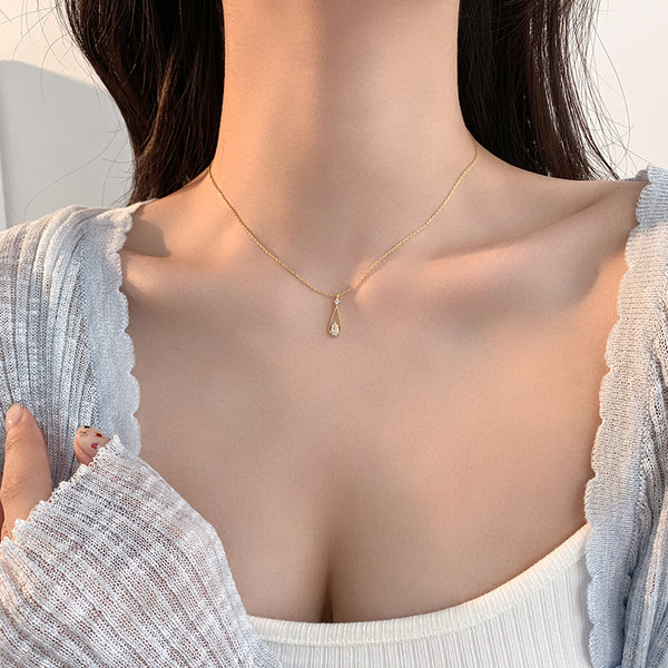 Νέο μοντέλο μοντέρνο κολιέ με μενταγιόν και πέτρα