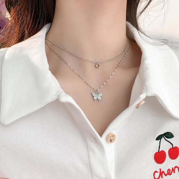 Γυναικείο κολιέ  με διακόσμηση πεταλούδας