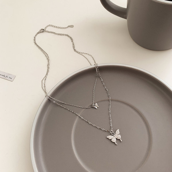 Γυναικείο κολιέ  με διακόσμηση πεταλούδας