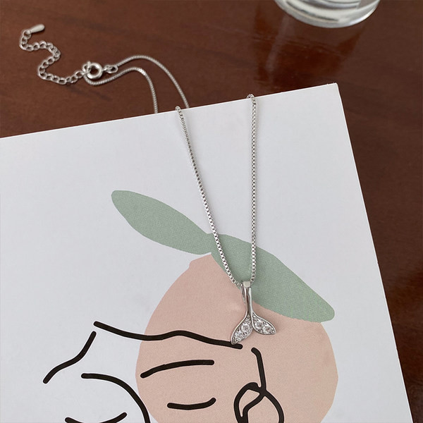 Γυναικείο καθημερινό κολιέ με μενταγιόν και πέτρες