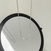 Μοντέλο απλής ασημί αλυσίδας