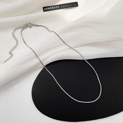 Μοντέλο απλής ασημί αλυσίδας