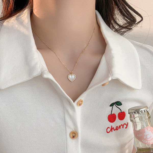 Moodne naiste kett südameripatsiga - kuldset värvi